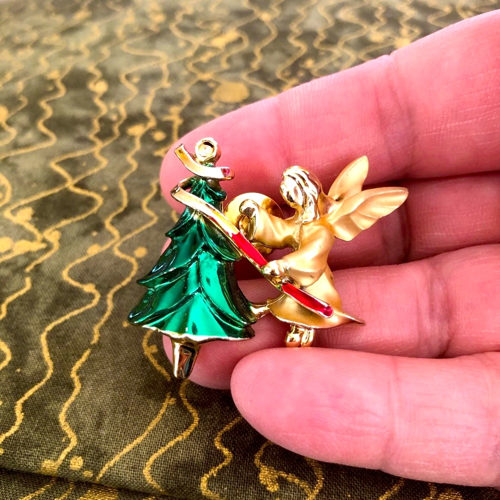 Gigi Giusti Gold Tone Christmas Tree with Angel Lapel Pin